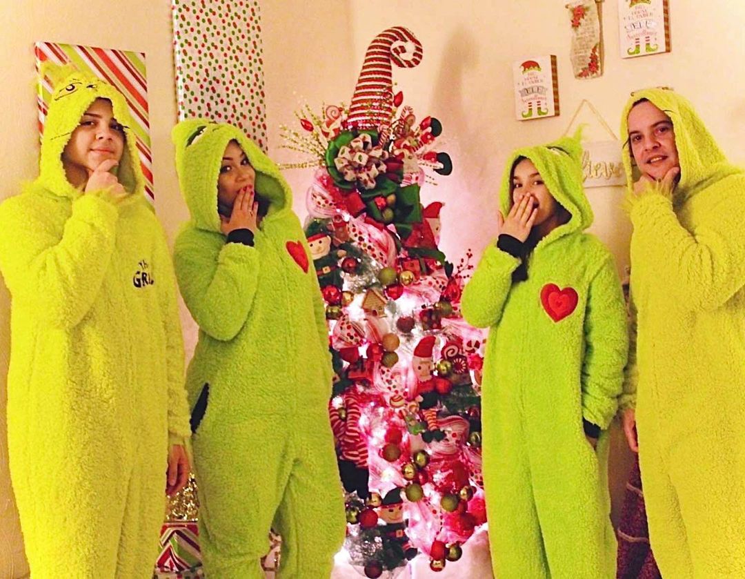 Grinch Family-Family Christmas Onesie Pajama Set